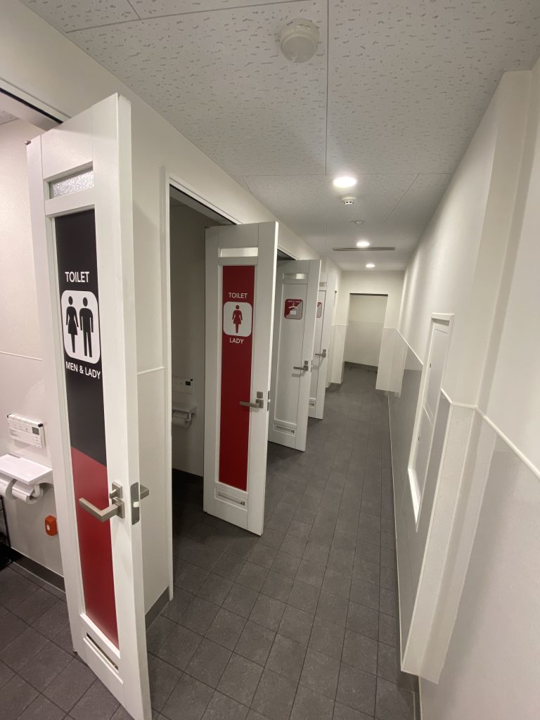 男性更衣室