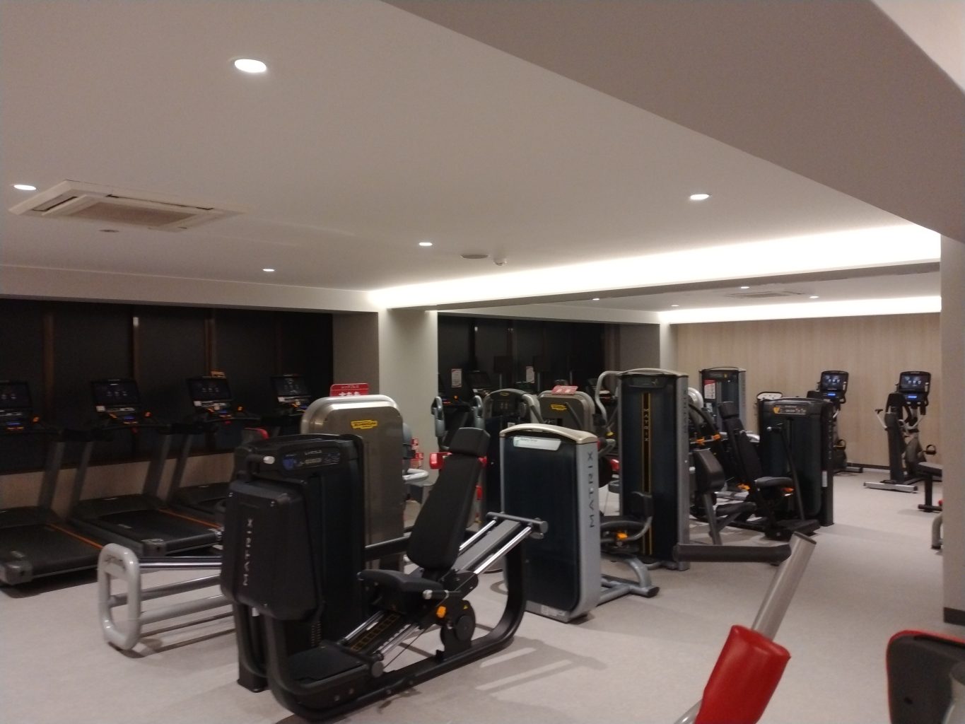 有酸素マシン、筋トレマシン