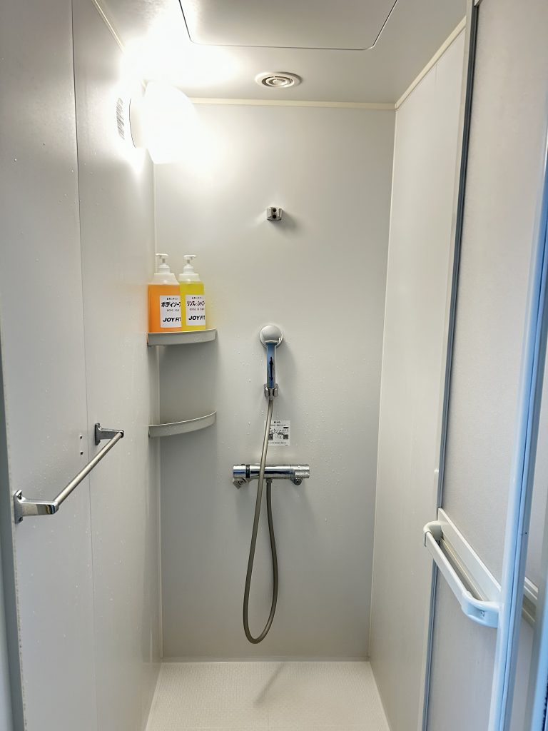 シャワールーム